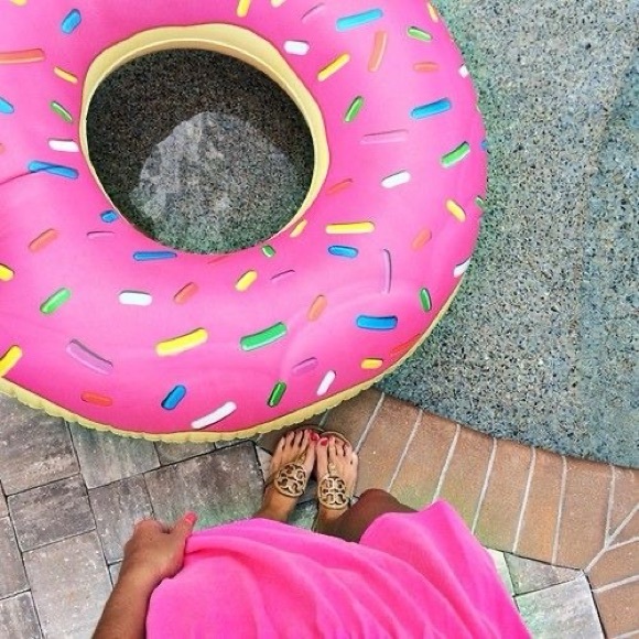 Makeup Revolution Other - Pink Donut Pool Float